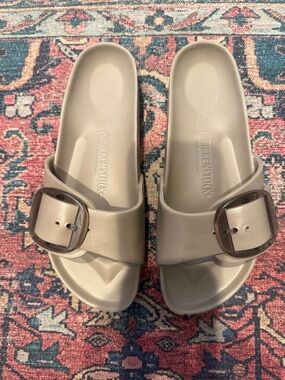 Birkenstock Taupe EVA Single-Buckle Slide Sandals size 37. Worn once!!